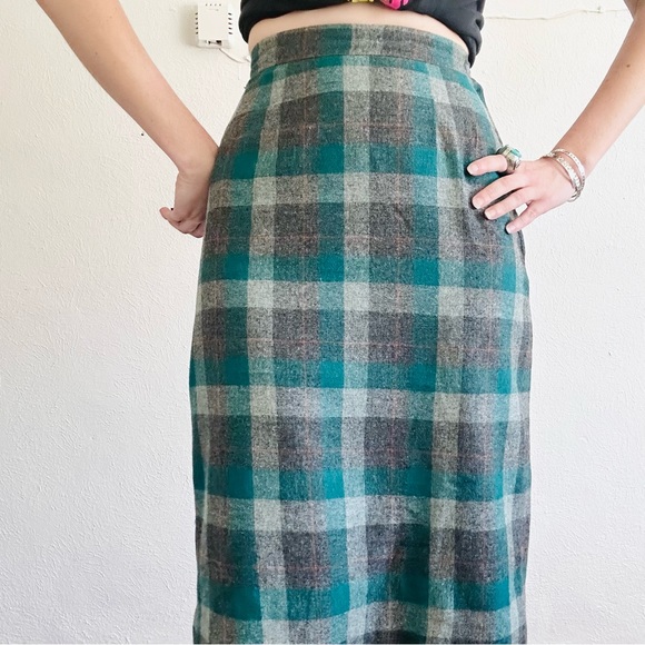 60s VTG Green Plaid Wool High Waisted Schoolgirl Sheath Midi Pencil Skirt - Picture 6 of 10
